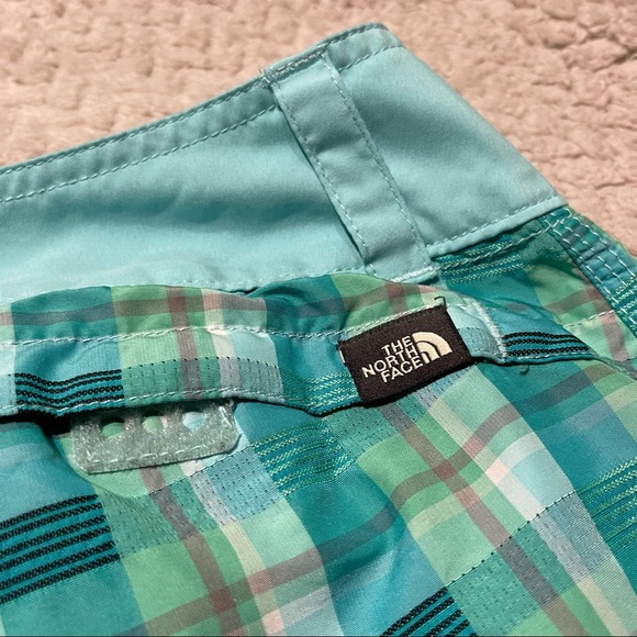 WOMEN’S THE NORTH FACE SHORTS - Picture 4 of 5